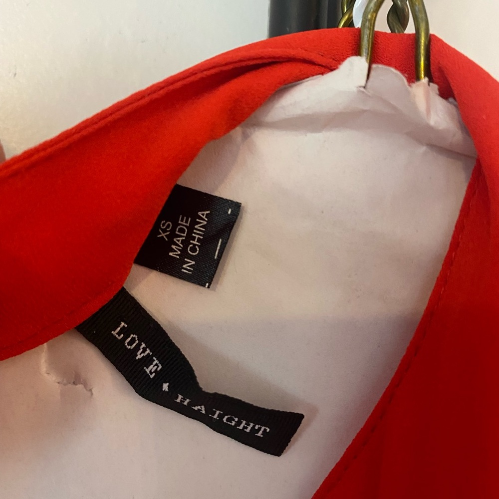 Red top - Picture 4 of 4